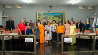MULHERES SÃO HOMENAGEADAS NA CÂMARA CACHOEIRENSE MULHERES SÃO HOMENAGEADAS NA CÂMARA CACHOEIRENSE